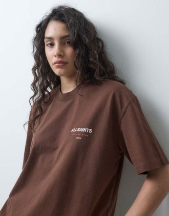 AllSaints Amore t-shirt oversize a maniche corte con logo grafico e stampa sul retro, marrone