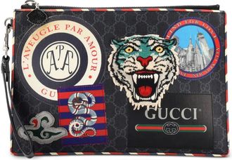 Gucci Night Courrier Pouch GG Coated Canvas with Applique clutch bag - Zwart