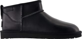 UGG Classic Ultra Mini Leren Regen Enkelboots - Dames - Winterlaarzen - Zwart - 42 EU - Leer - Schoenen