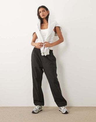 Arket Pantaloni dritti neri-Nero