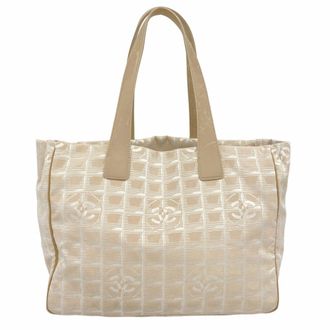 Chanel Beige Nylon Tote Bag (Pre-Owned)