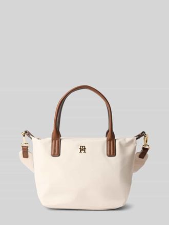 Tommy Hilfiger Umh&auml;ngetasche mit Logo-Applikation in Ecru, Gr&ouml;&szlig;e 1