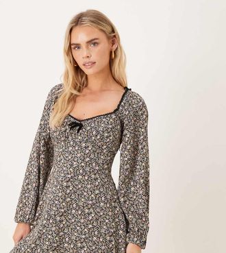 Nobody's Child Lillie - Vestito corto nero a fiori con corpino arricciato