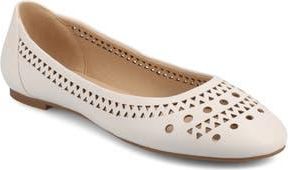 Journee Collection Kamrah Ballet Flat in Bone at Nordstrom Rack, Size 8.5