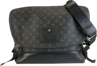 Louis Vuitton Black Monogram Eclipse Messenger Bag Shoulder Bag (Pre-Owned)