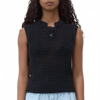 Closed Sleeveless Crewneck Vest In Black