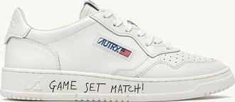 Autry MEDALIST LOW SNEAKERS IN WHITE LEATHER WITH LETTERING