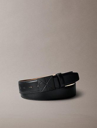 Calvin Klein Cintur&oacute;n Liso Con Placa Con Logo Emblem&aacute;tico