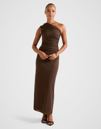 Forever New Vestito lungo monospalla marrone con dettagli fissati a caldo