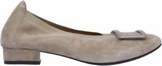 L'Amour Des Pieds Womens Floella Pump In Dark Taupe