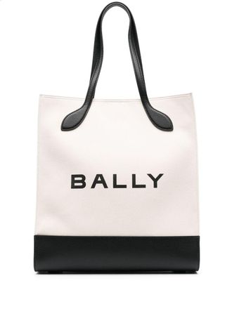 Bally Bar hält auf Stoff -Einkaufstasche