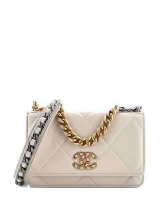 Chanel 19 Wallet on Chain Quilted Lambskin crossbody bag - women - Calf Leather - One Size - Neutrals