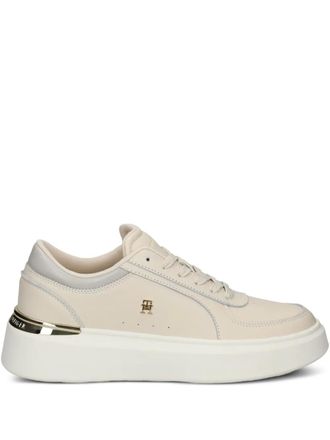 Tommy Hilfiger logo-plaque lace-up sneakers - Beige
