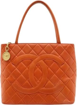 Chanel Pre-owned Tote Bags, female, Orange, Size: ONE SIZE Pre-owned Matelasse Shoulder Tote Bag