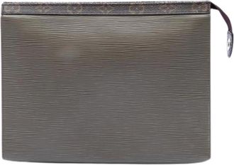Louis Vuitton Pre-owned Clutches, female, Brown, Size: ONE SIZE Pre-owned Voyage MM