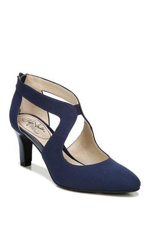 Life Stride Giovanna 2 Pump - Wide Width Available in True Navy at Nordstrom Rack, Size 5.5