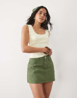 Miss Selfridge skort mini in denim lavaggio khaki-Verde