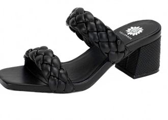 Yellow Box Womens Ceana Sandals In Black