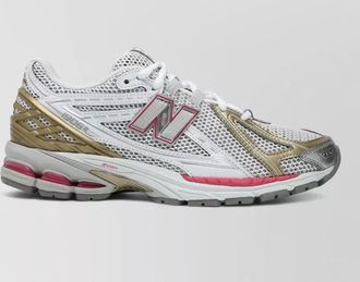 New Balance low-top sneakers