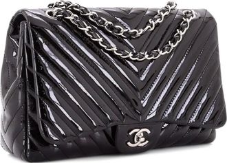 Chanel Classic Single Flap Bag Chevron Patent Jumbo shoulder bag - Nero