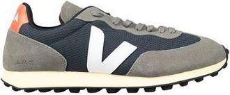 Veja FOOTWEAR - Trainers sur YOOX.COM