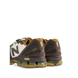 New Balance Chunky Sole Mixed-Material Sneakers - Brown