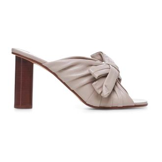 J.W.Anderson Slip-On Hakken met Strikdetail - Dames - Muiltjes - Beige - 36 EU - Leer - Schoenen