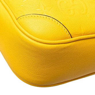 Gucci Hobo Bags - 2016-present GG Star Embossed Leather Crossbody - Gr. unisize - in Gelb - für Damen