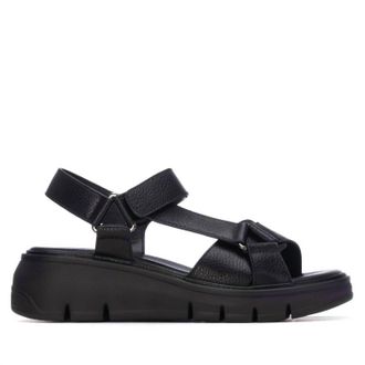 Xti Womens Pu Strap Sandal In Black