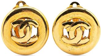 Chanel Orecchini tondi a clip CC placcati in oro 1950-1970