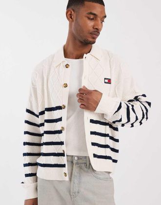 Tommy Jeans Cardigan comodo in maglia a trecce color crema e blu navy a righe-Bianco
