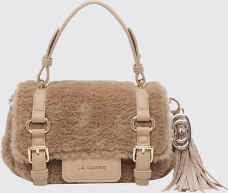 La Carrie Mini borsa a mano in pelliccia sintetica con frange e charm logo