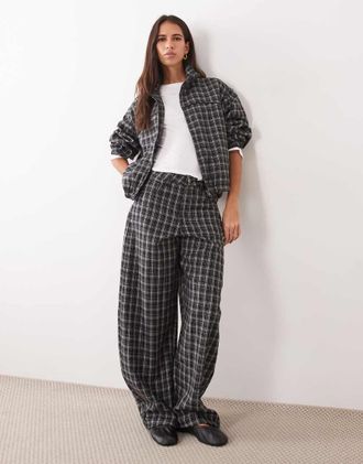 Asos co-ord con pantaloni a gamba bombata a quadri monocromatici-Multicolore