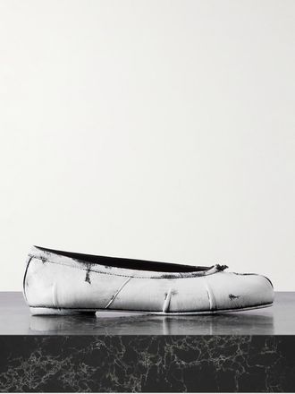 Maison Margiela Ballerine In Pelle Dipinta Con Taglio Sulla Punta Tabi - Bianco