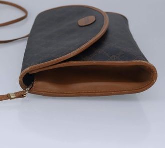 Bally Vintage Shoulder Bag Leather Leather Handbag (Pre-Owned)