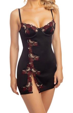 Oh l&agrave; l&agrave; Ch&eacute;ri Esmerelda Underwire Chemise in Cheri Holiday/Black at Nordstrom, Size Medium