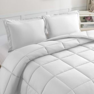 Elegant Comfort 3-Piece Box Stitch Comforter Set with Shams, Duvet Insert