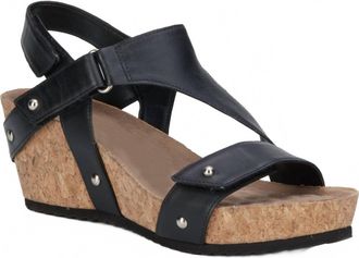Ros Hommerson Womens Traci Wedge Sandal In Black Leather