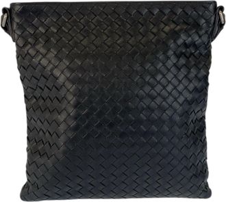 Bottega Veneta Black Leather Pochette Shoulder Bag (Pre-Owned)