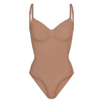 SKIMS Body moldeador tipo tanga Seamless Sculpt - Tops - Mujer - Marr&oacute;n - 2XL