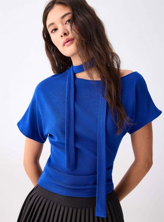 Twik Womens Scarf scoop-neck T-shirt