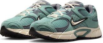 Nike V5 RNR Sneaker in Cannon/Ivory/Grey/Black at Nordstrom Rack, Size 11.5