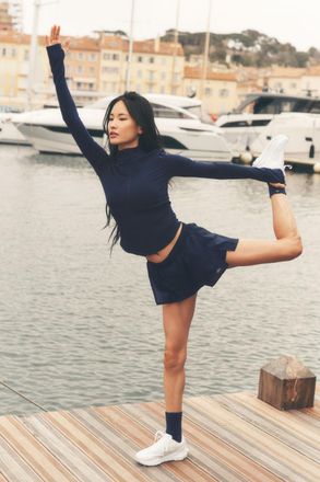 Alo | Mid-Rise Go Time Short in Navy, Size: Medium