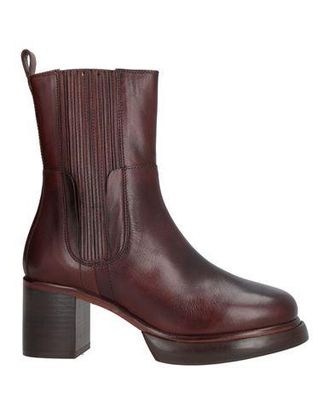 Emanuelle Vee Ankle boots