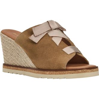 Andr&eacute; Assous Mason Wedge Sandal in Camel at Nordstrom, Size 11