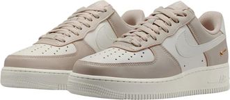 Nike Air Force 1 07 - Dames - Sport - Beige - Maat: 42 1/2 EU Leer