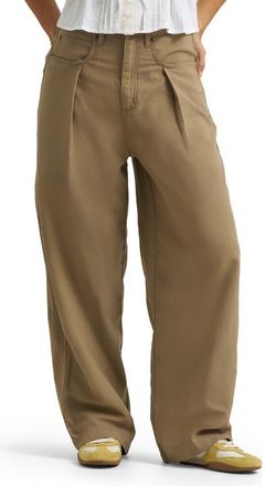 Lee Pleated Slouchy Wide Leg Twill Pants in City Limits Khaki at Nordstrom, Size 25
