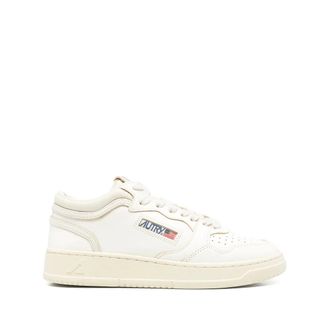 Autry Beige Veterschoenen met Geperforeerde Neus - Dames - Sneakers - Wit - 36 EU - Leer - Schoenen