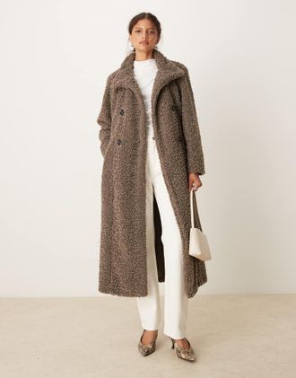Pretty Lavish Cappotto avvolgente color tortora boucl&eacute; con cintura-Neutro