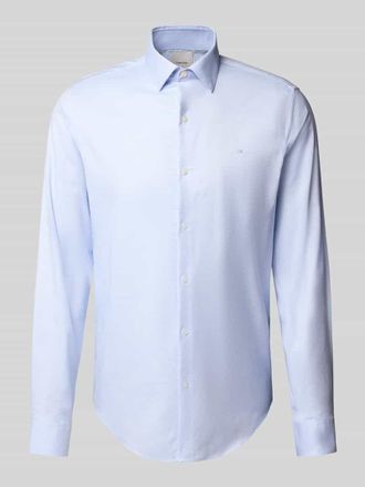 Calvin Klein Slim Fit Business-Hemd mit Knopfleiste in Bleu, Gr&ouml;&szlig;e 41